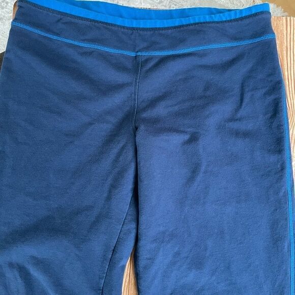 Cabela’s crop joggers with French Terry inside, contrasting stitching, size L - Picture 3 of 5